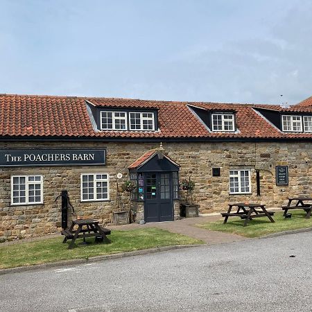 Poacher'S Barn Hotel Cayton Exterior photo