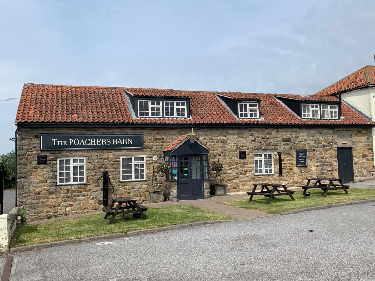 Poacher'S Barn Hotel Cayton Exterior photo